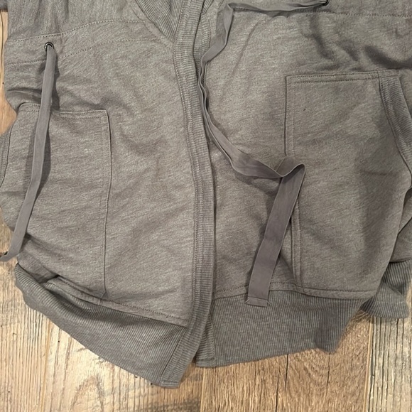 Caslon Woman’s Gray Cardigan Size XS - Picture 3 of 6